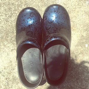 Dansko size 39